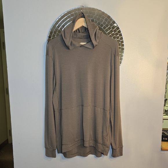 Nobull Merino Wool Long Sleeve Hoodie Shirt Hoodie NWOT - Picture 1 of 11